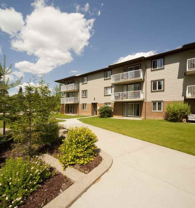 Riverbend Estates Apartments for Rent 5045 Whitemud Rd NW, Edmonton