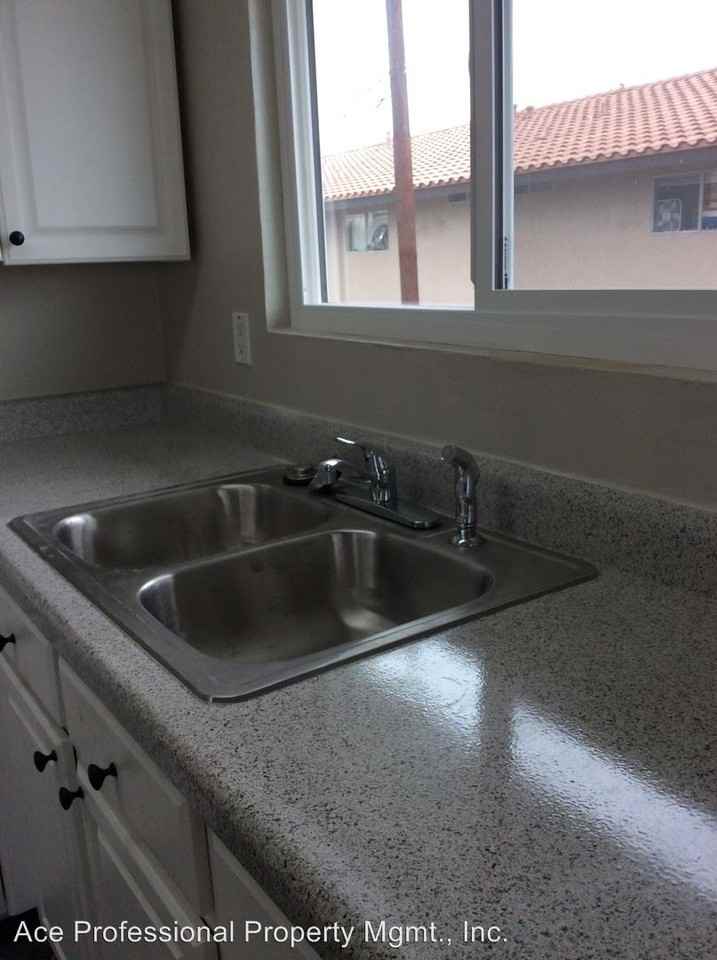 1422 N. Acacia Street units 1, 2, 3, 4 - Photo 2 of 6