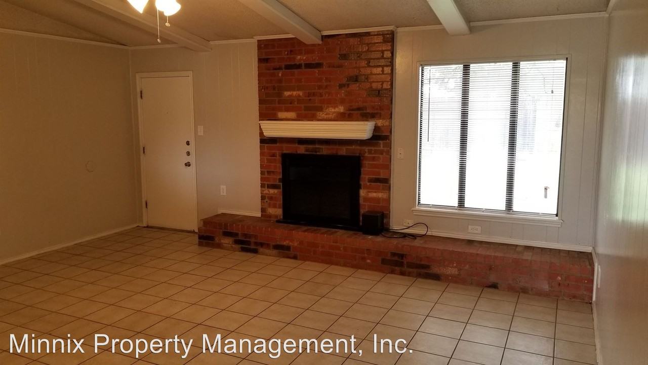 6111 10th Dr - Photo 3 of 32