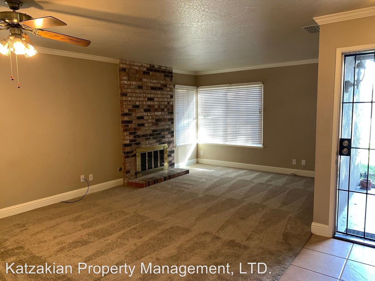 5035 Moss Creek Cir - Photo 3 of 16