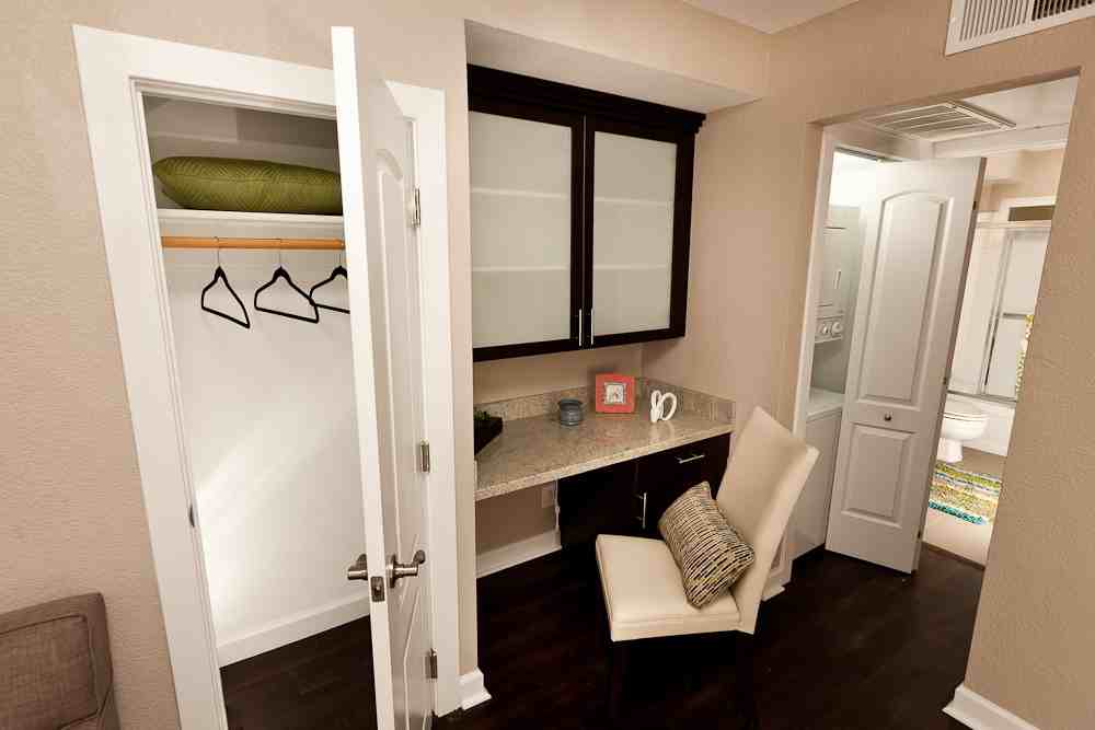 MONTECITO VILLAS - Photo 5 of 9