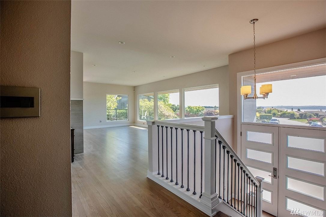 1940 91st Pl NE - Photo 2 of 26