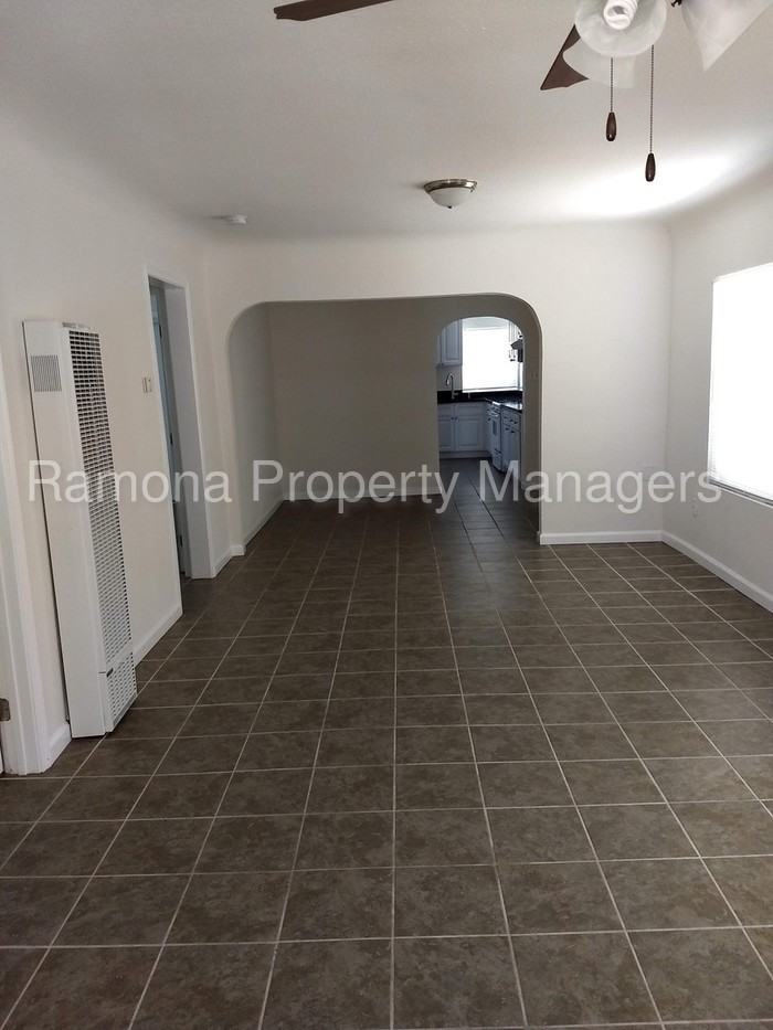 3537 Meeker Ave - Photo 3 of 8