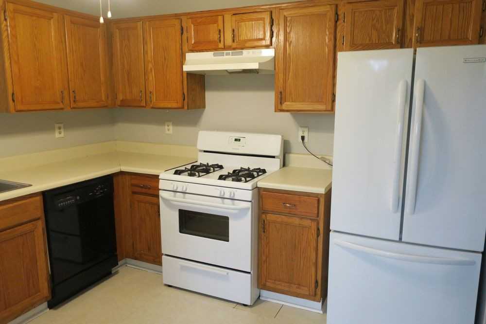 4421 Wellington Terrace - Photo 2 of 20