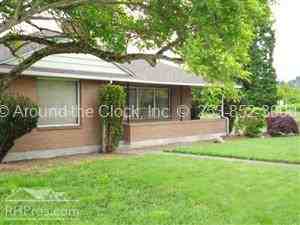 623 W Meeker St - Photo 3 of 10