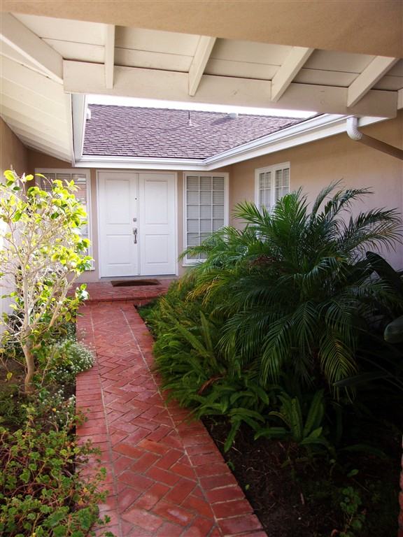 14243 Minorca Cove - Photo 2 of 11