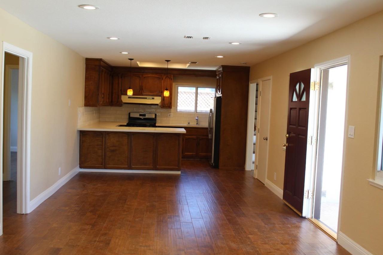 1373 Santa Paula Ave - Photo 3 of 9