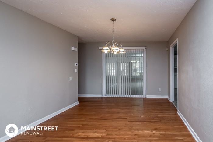 6394 Waikiki Way - Photo 3 of 15