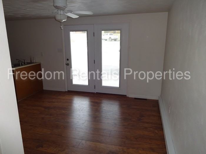 239 Campbell Dr - Photo 3 of 15