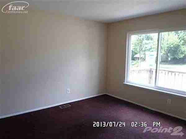 623 E Walton Blvd - Photo 2 of 7
