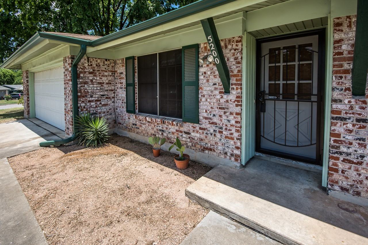 5200 Basswood Ln - Photo 4 of 6