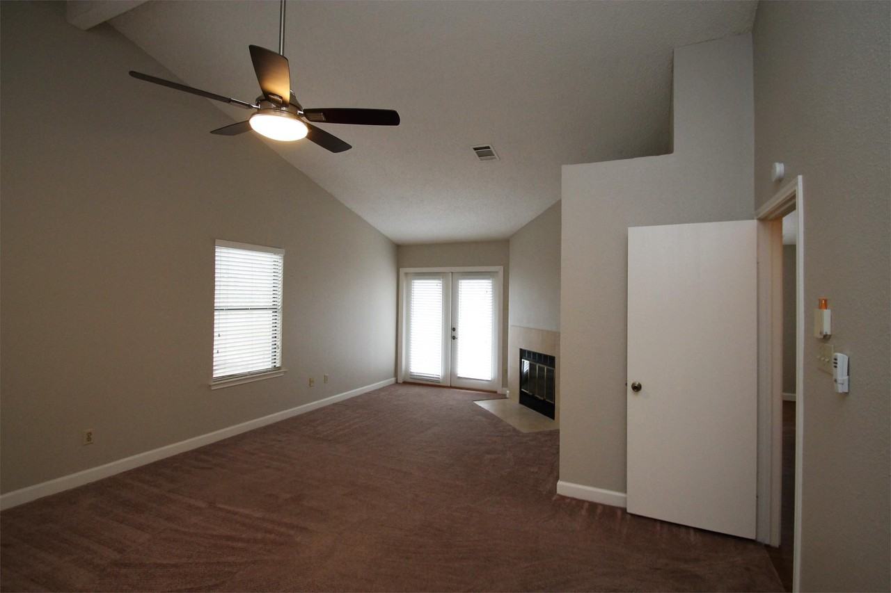 12001 Elfcroft Dr - Photo 6 of 6