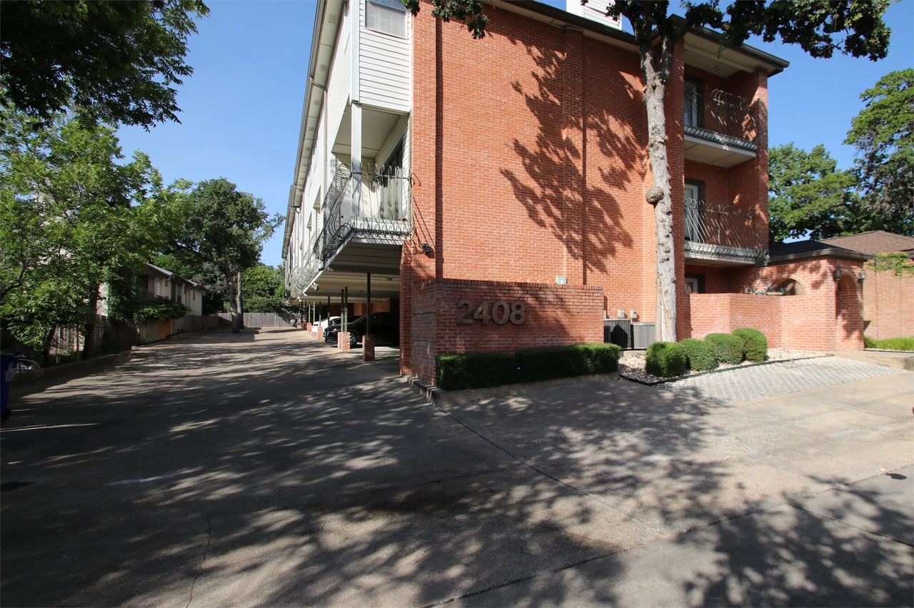 2408 Enfield Rd Apt 212 #BLUE - Photo 2 of 6