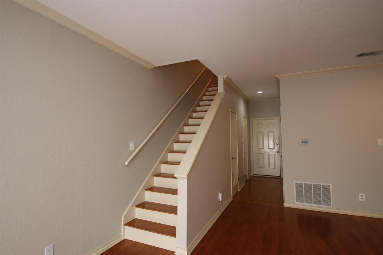 2408 Enfield Rd Apt 212 #BLUE - Photo 6 of 6