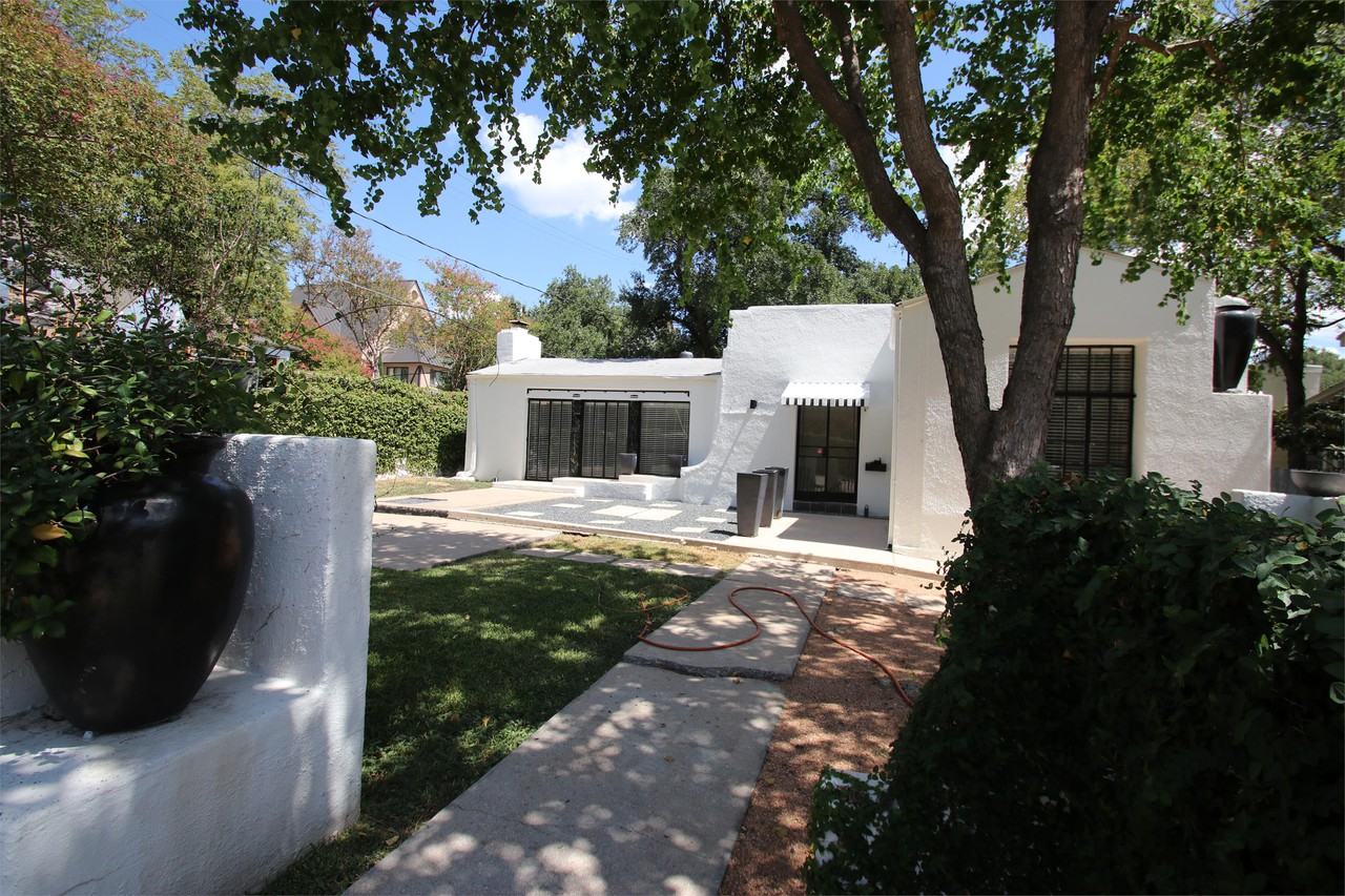 1703 Woodlawn Blvd #BLUE - Photo 2 of 6