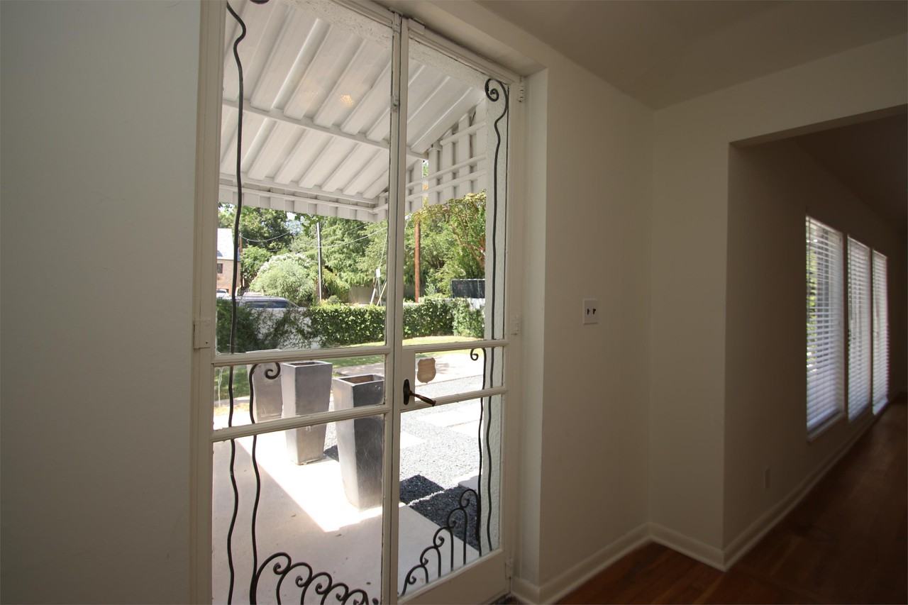 1703 Woodlawn Blvd #BLUE - Photo 3 of 6