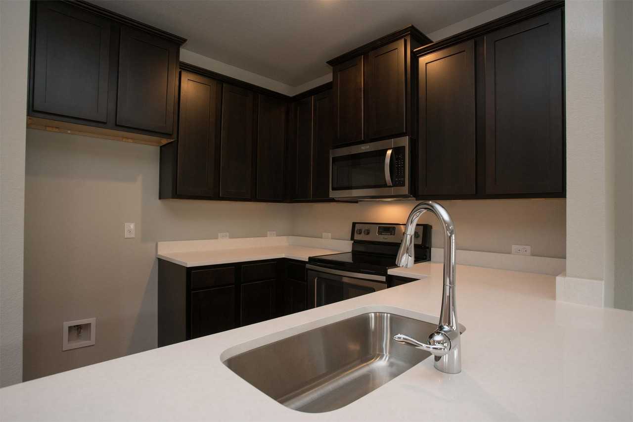 9510 Woodvale Dr - Photo 5 of 6