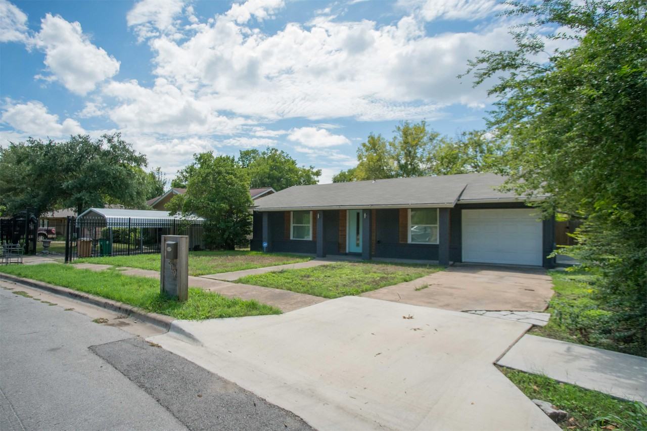 809 Sussex Dr - Photo 6 of 6