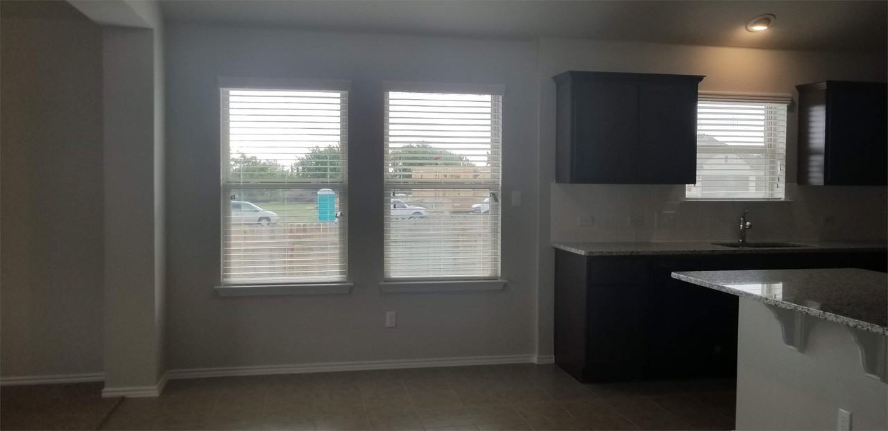 728 Manzano Ln - Photo 5 of 6