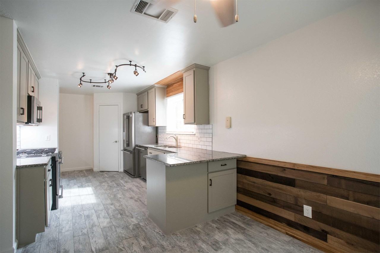 1402 Green Terrace Dr - Photo 5 of 5