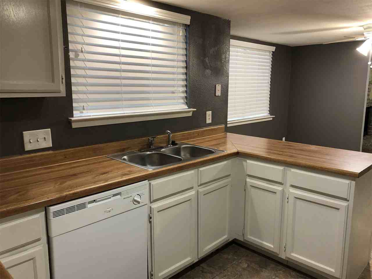 8414 Selway Dr - Photo 5 of 6