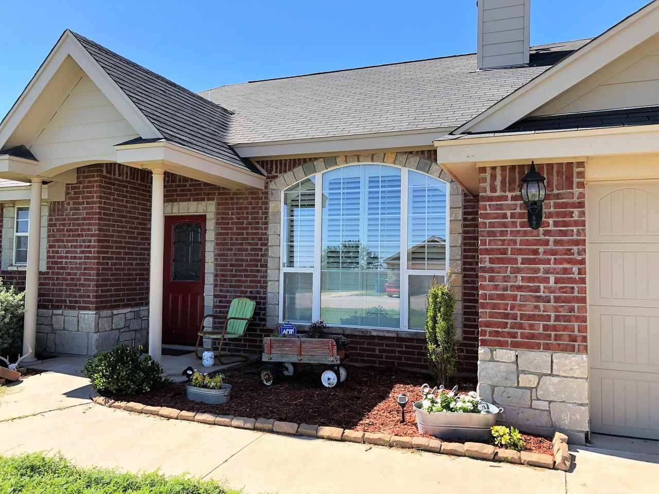 7609 Elk Run - Photo 2 of 31