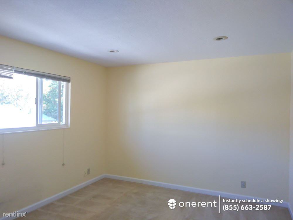 3433 Duchess Ct - Photo 2 of 14