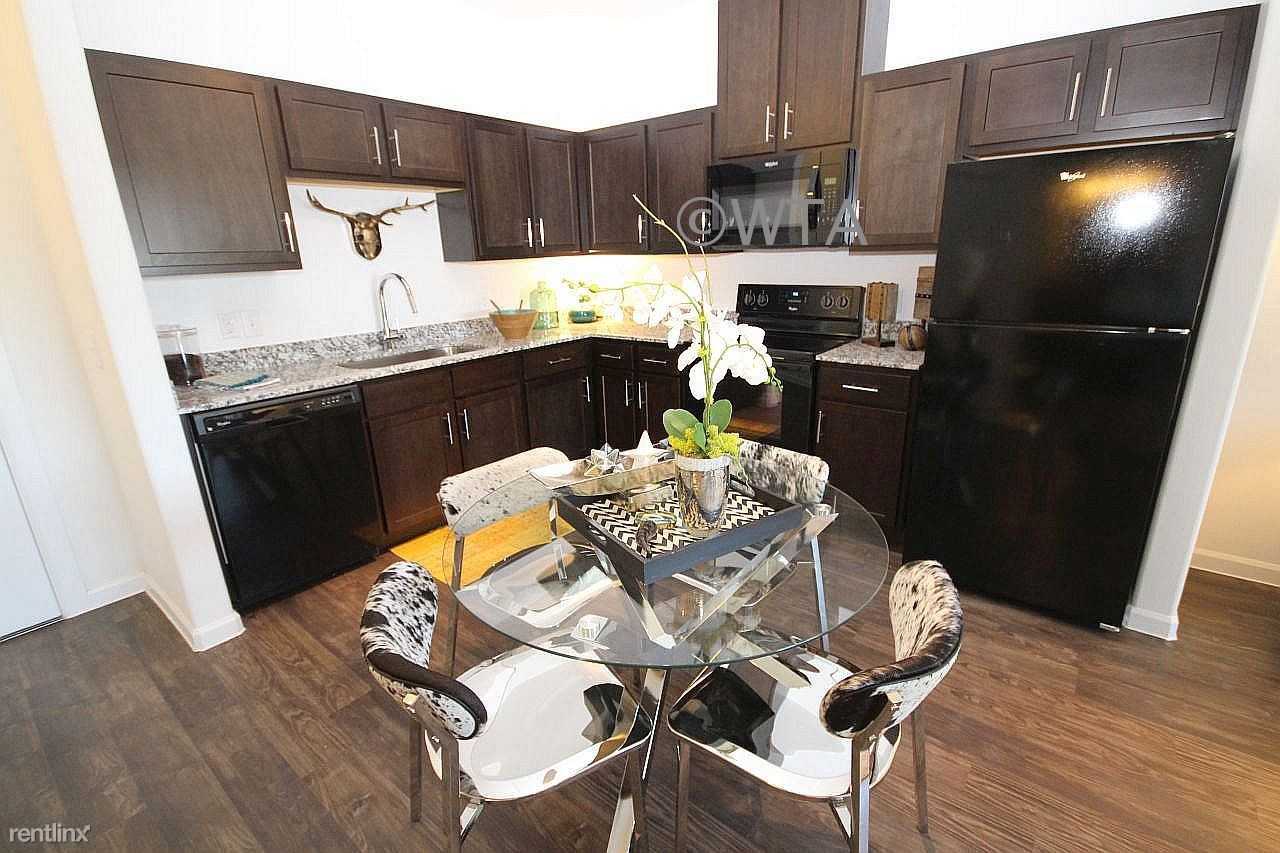 14301 N. IH-35 - Photo 3 of 20
