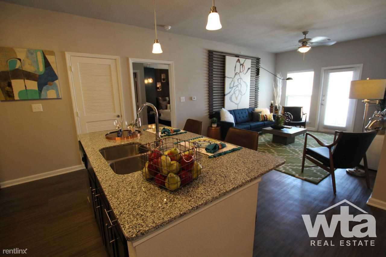 16021 Biltmore Ave - Photo 2 of 20