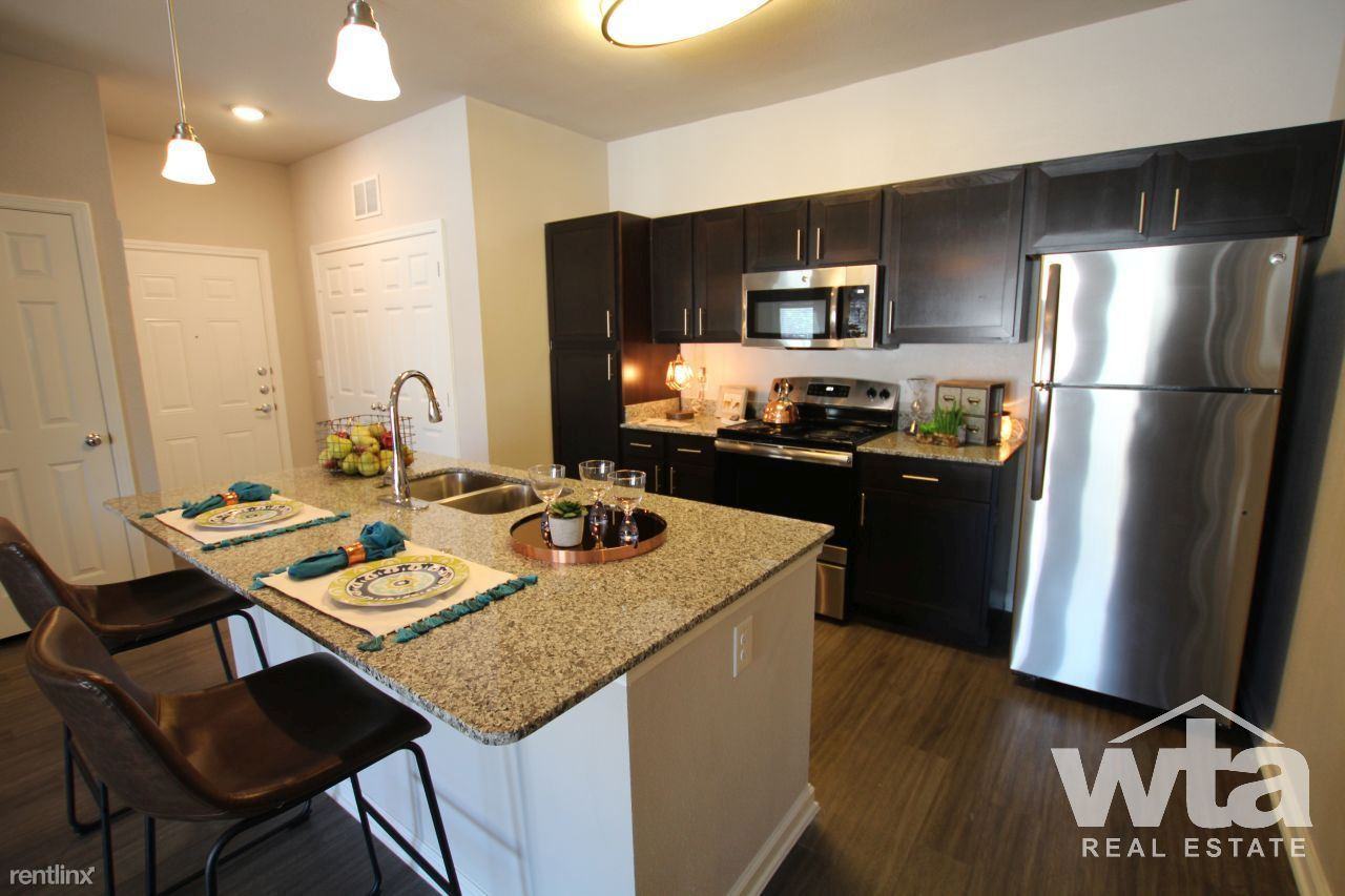 16021 Biltmore Ave - Photo 3 of 20