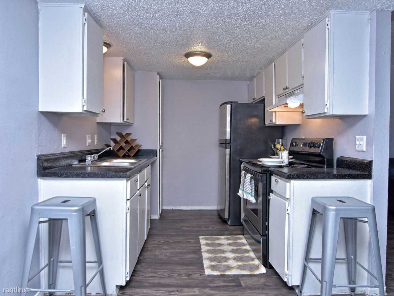 2606 Wheless Lane - Photo 2 of 9