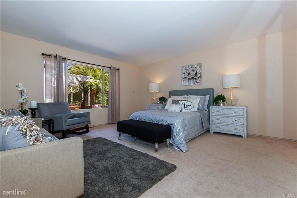 504 Santiago Ave - Photo 3 of 20