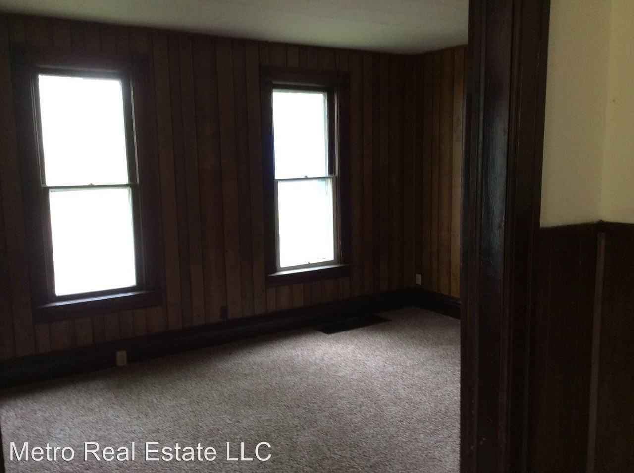 617 Poplar St - Photo 2 of 11