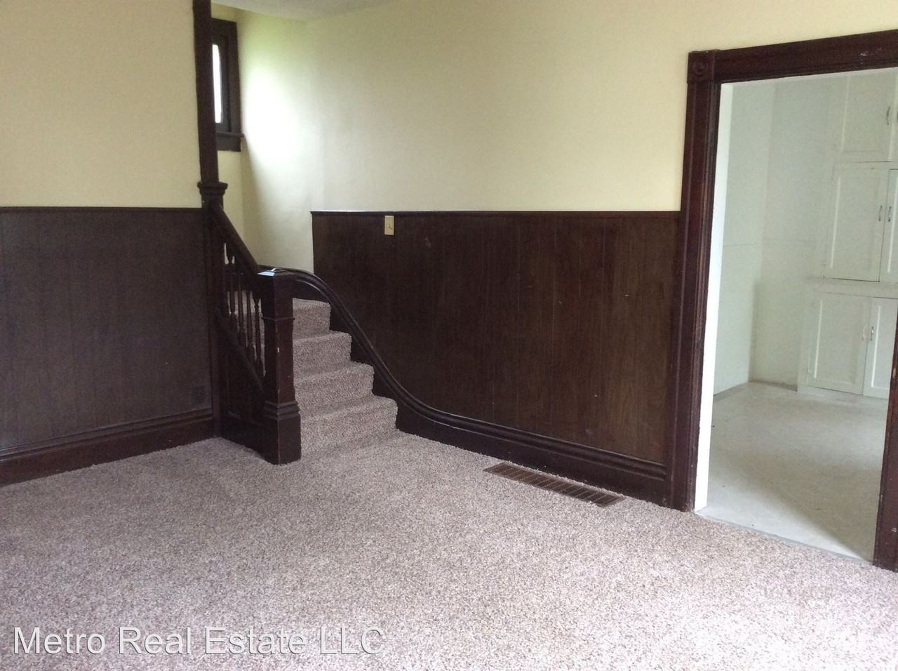 617 Poplar St - Photo 3 of 11