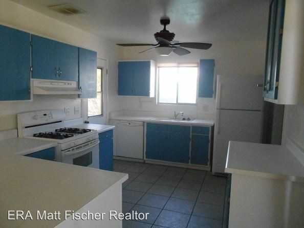 1046 E Hacienda Dr - Photo 3 of 11