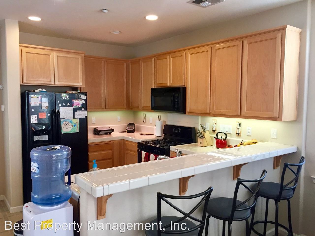 237 Lawrence Ln - Photo 3 of 20