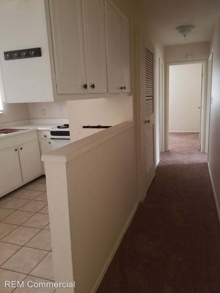 1683/ 1695/ 1709 Dominion St. - Photo 3 of 9