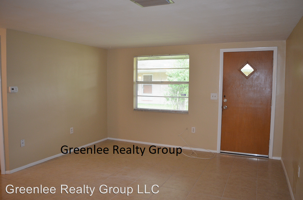 High St - Photo 2 of 9