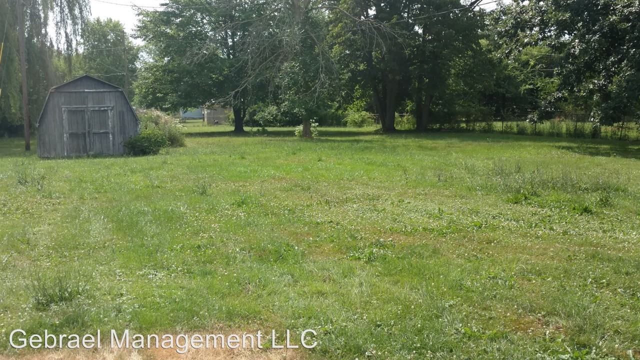 10380 Evelyn Dr - Photo 2 of 9