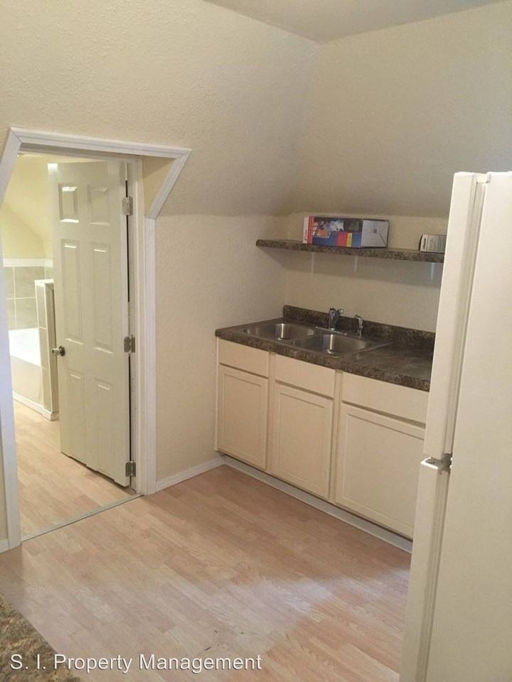 1207 N. Market - Photo 2 of 10