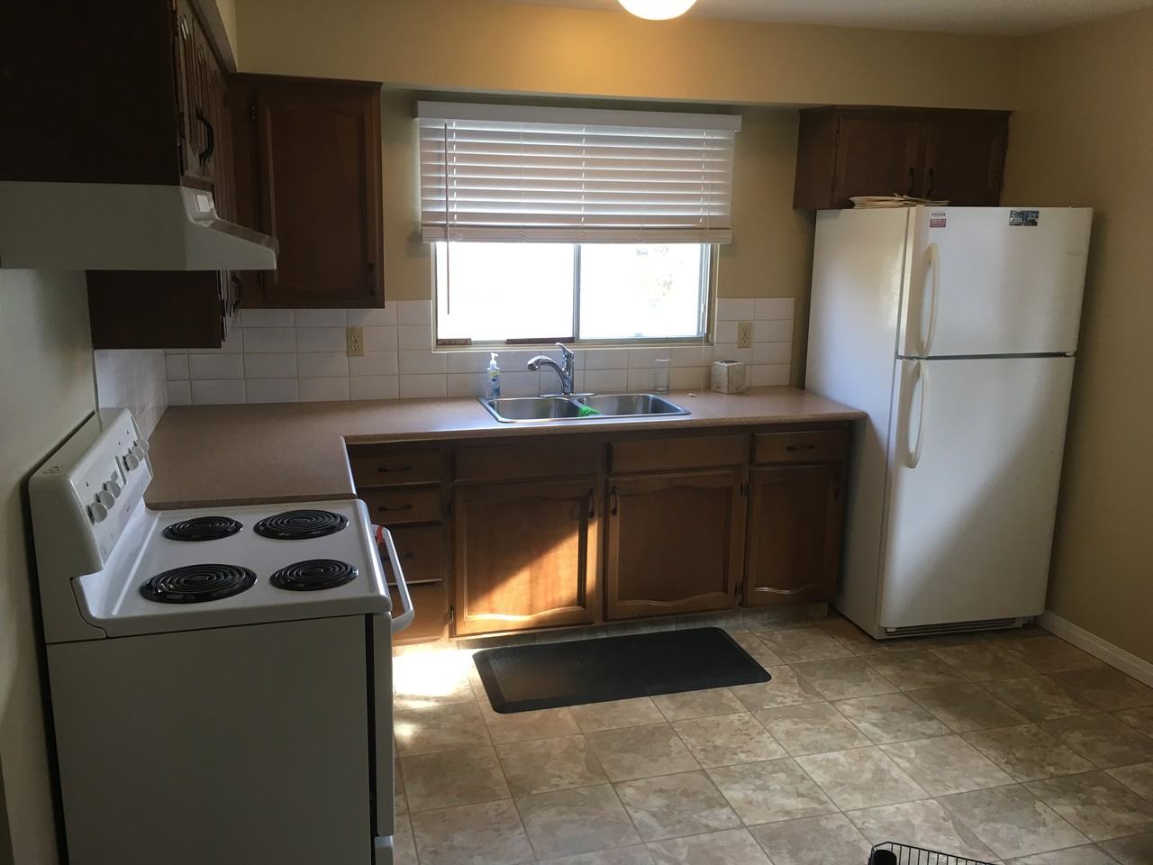 4303 74 St NW - Photo 2 of 12