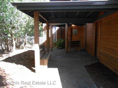 135 Spruce Ct - Photo 3 of 40