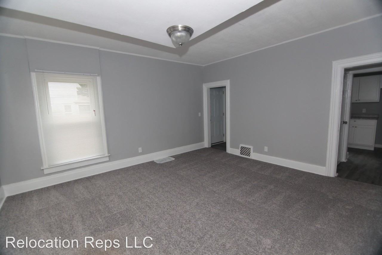 829 W 14th St - Photo 3 of 18
