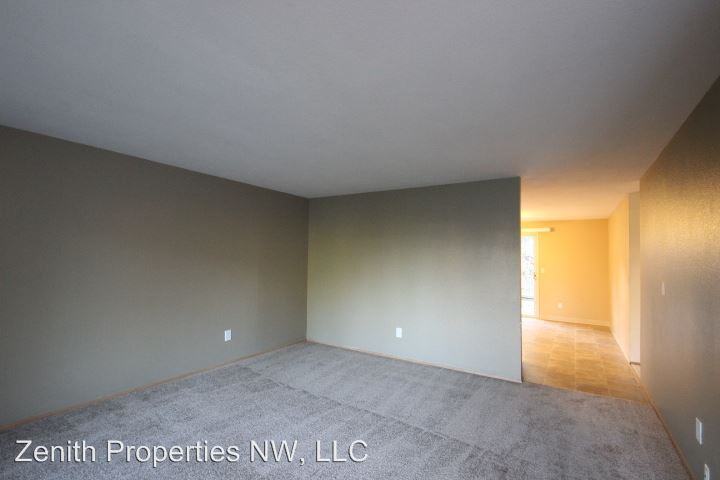 4802 NE 155th Ave - Photo 3 of 16