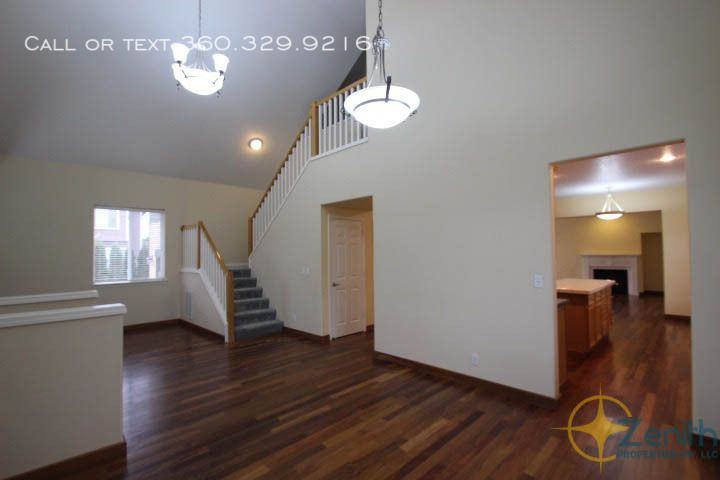 1904 NE 155th Cir - Photo 3 of 24