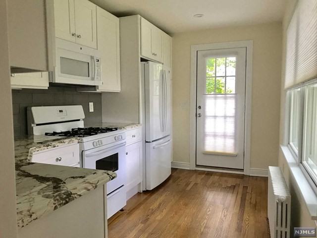 160 Crescent Ave - Photo 2 of 20