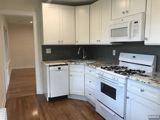 160 Crescent Ave - Photo 3 of 20