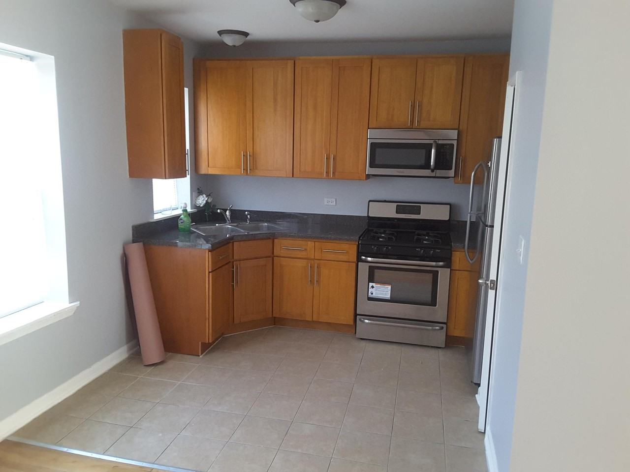 1016 Greenwood Ave #1E - Photo 2 of 7