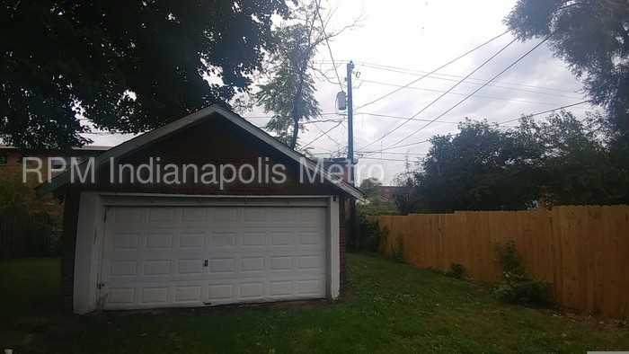 50 Jenny Ln - Photo 3 of 18