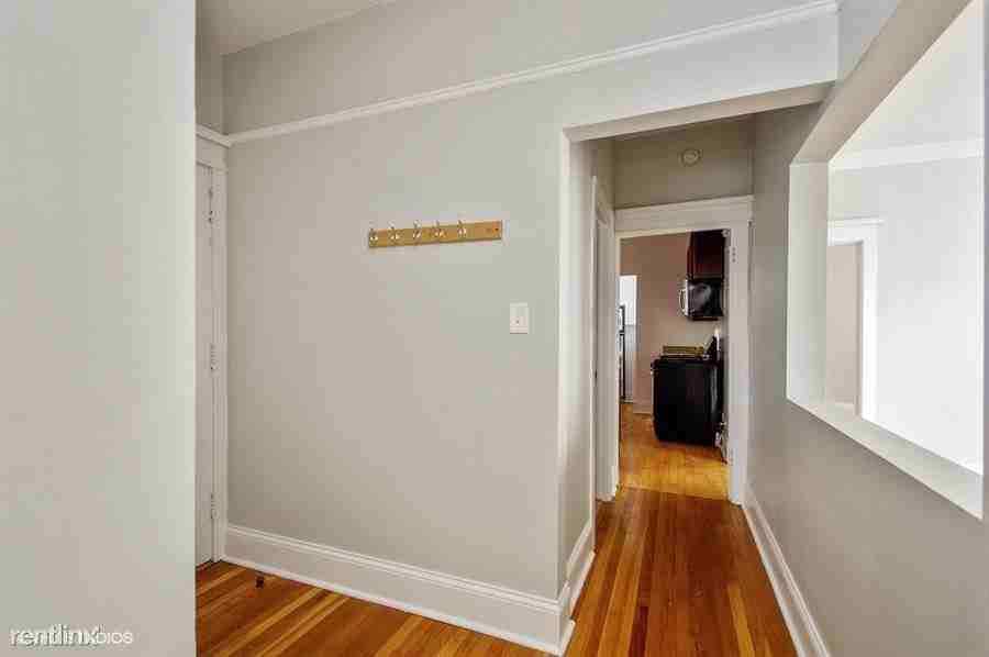 1320 W Waveland Ave - Photo 2 of 17